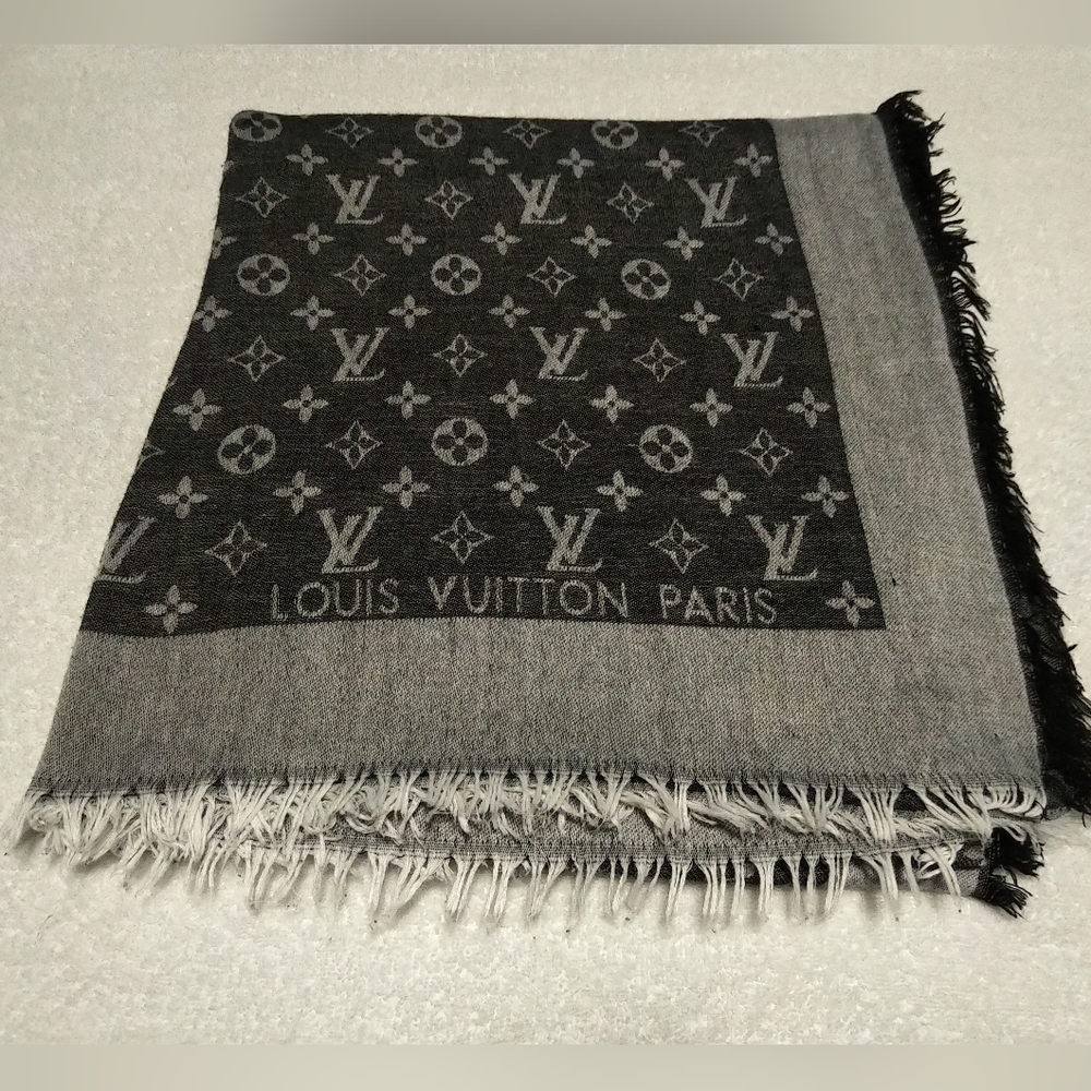 Authentic Louis Vuitton Black & Gray Monogram Shawl - Picture 1 of 4
